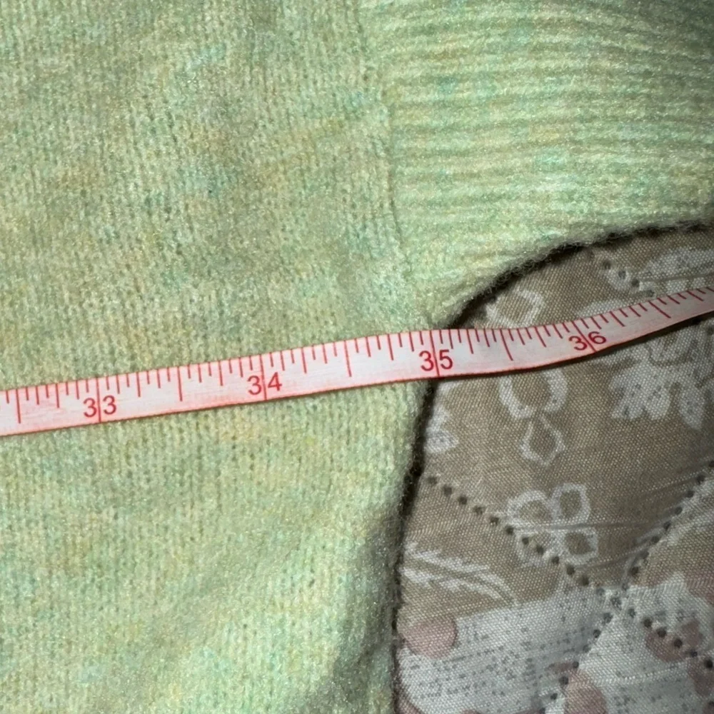 Anthropologie Pistachio oversized ribbed sleeve Sweater. Size M GUC.